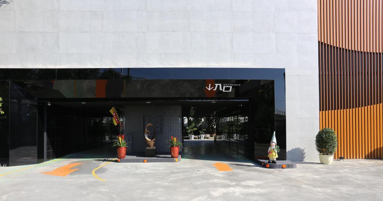 Go Shine Motel Pingtung Exteriér fotografie