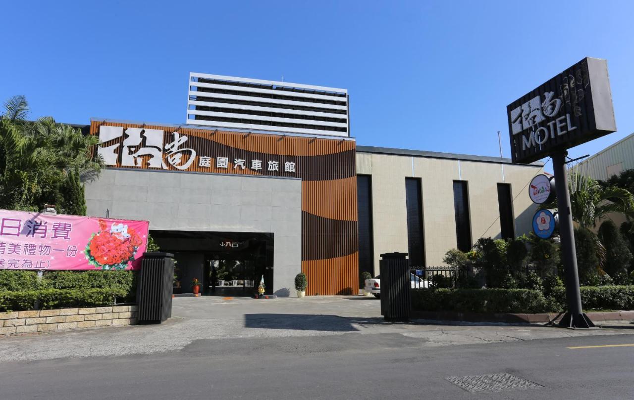 Go Shine Motel Pingtung Exteriér fotografie
