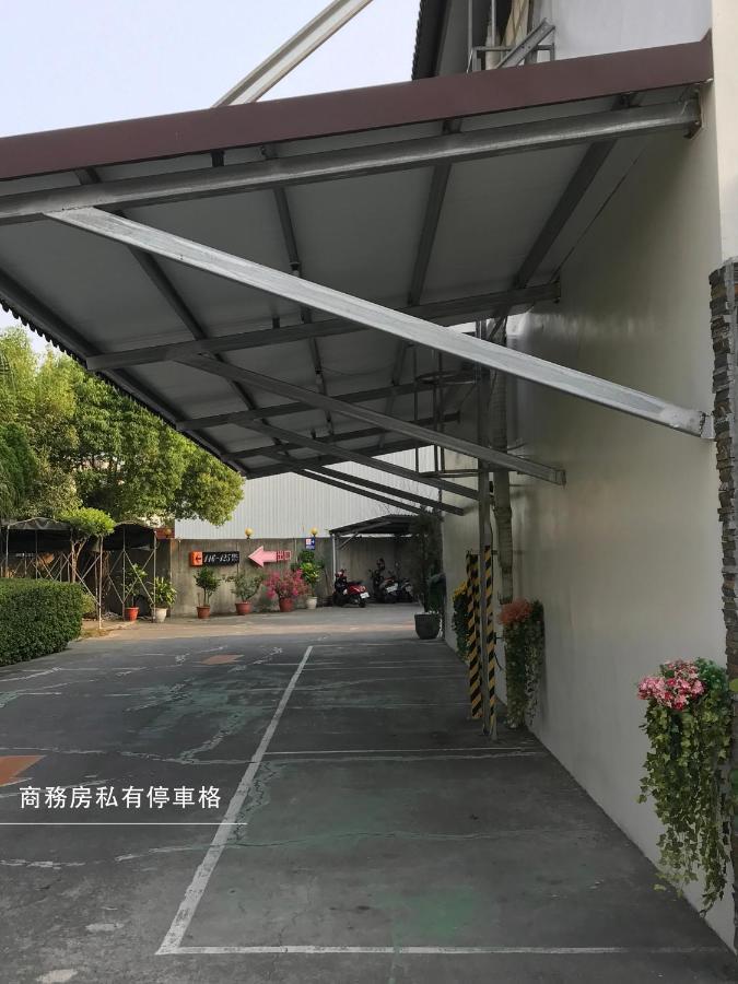 Go Shine Motel Pingtung Exteriér fotografie